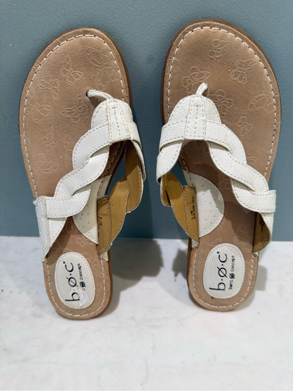 B.o.c Born Concepts White Faux Braided Leather Thong Sandals, size 8 US 38 EU